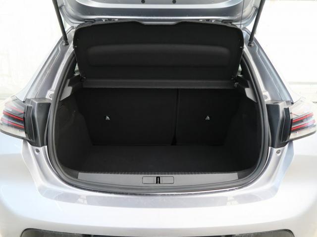 Peugeot 208 image 4