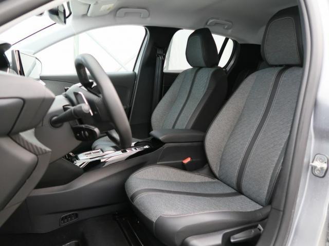 Peugeot 208 image 7