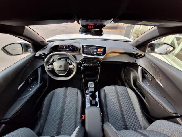Peugeot 2008 image 4