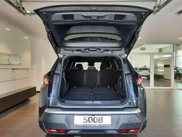 Peugeot 5008 image 1