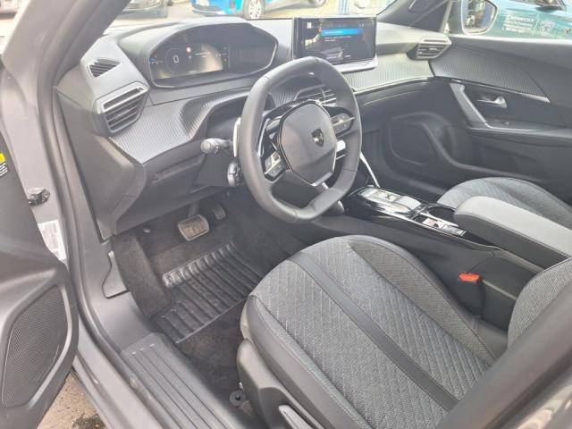 Peugeot 2008 image 1