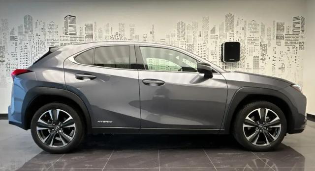 Lexus Ux image 6