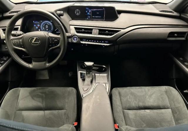 Lexus Ux image 1