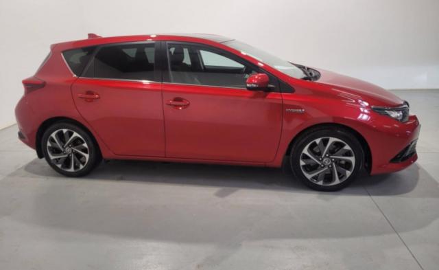 Toyota Auris image 9