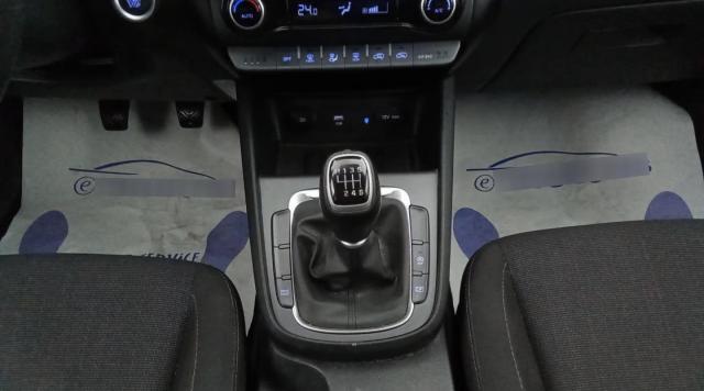 Hyundai Kona image 3