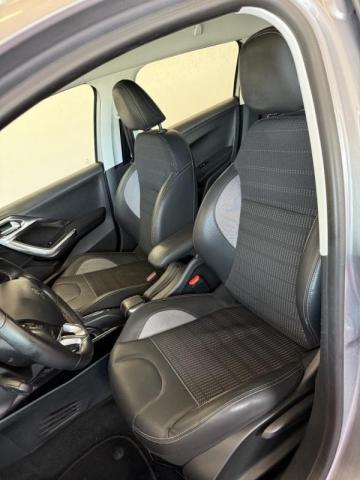 Peugeot 2008 image 2