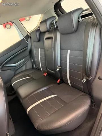 Ford Kuga image 9