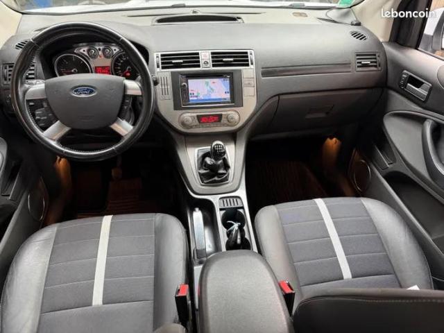 Ford Kuga image 4