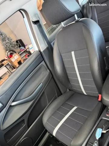 Ford Kuga image 3