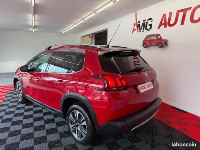 Peugeot 2008 image 1