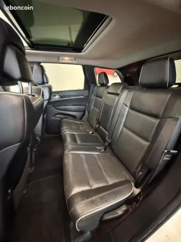 Jeep Grand Cherokee image 9