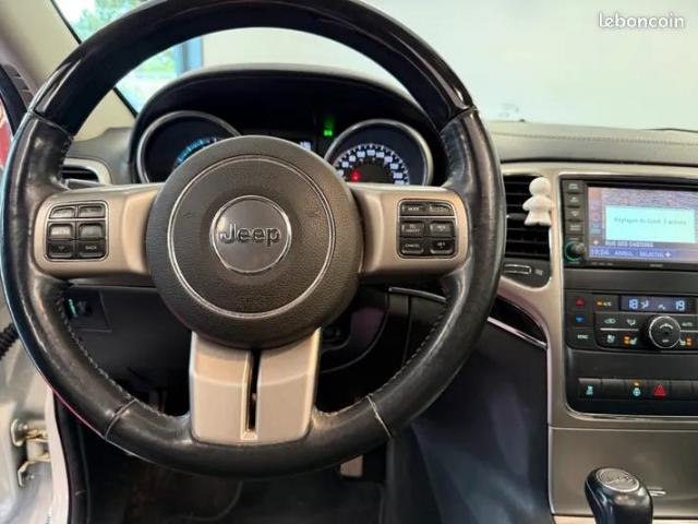Jeep Grand Cherokee image 5