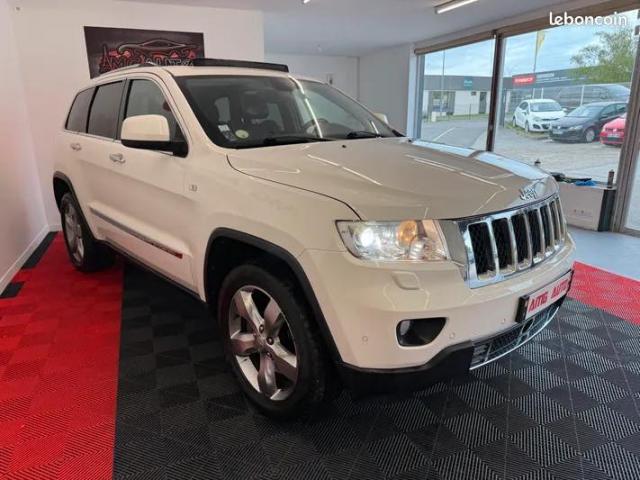 Jeep Grand Cherokee image 8