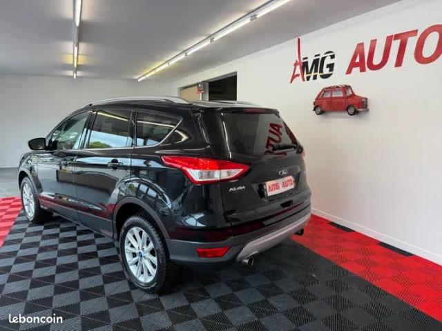Ford Kuga image 3