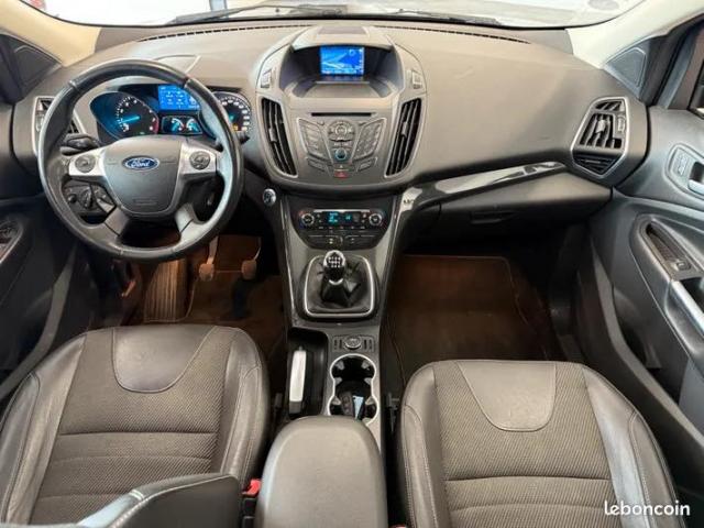 Ford Kuga image 4