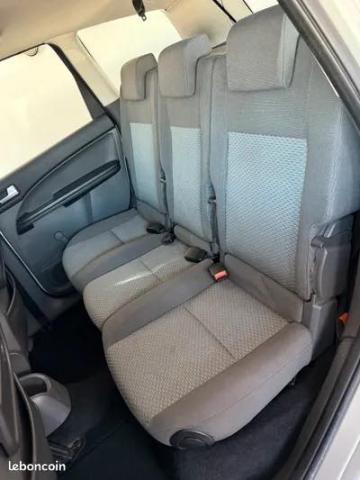 Ford C-Max image 2