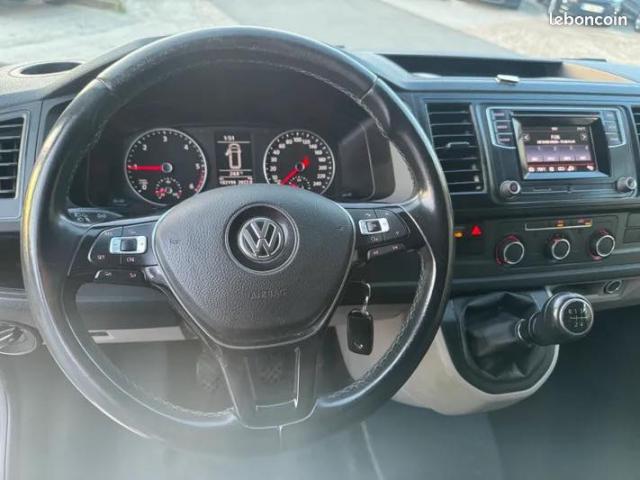 Volkswagen Transporter image 7