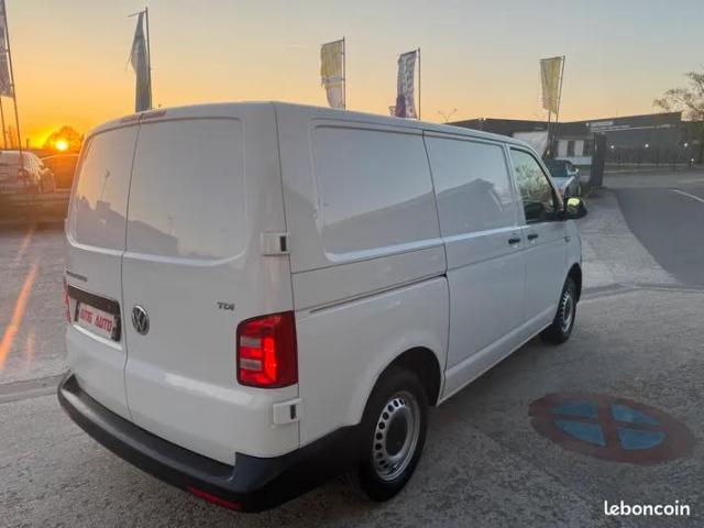Volkswagen Transporter image 3