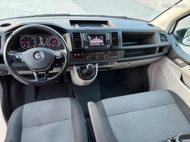 Volkswagen Transporter image 8