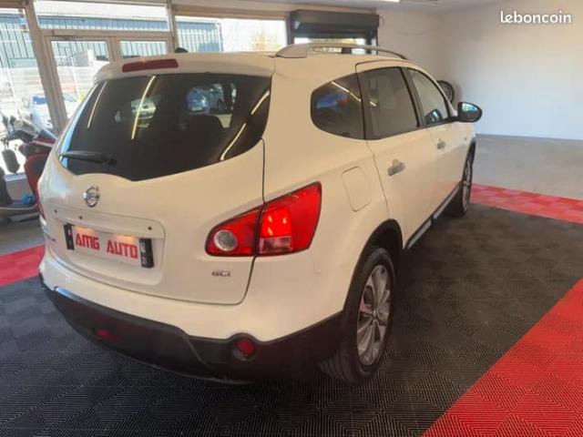 Nissan Qashqai+2 image 9
