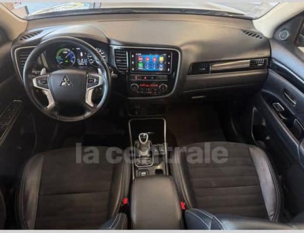 Mitsubishi Outlander image 4