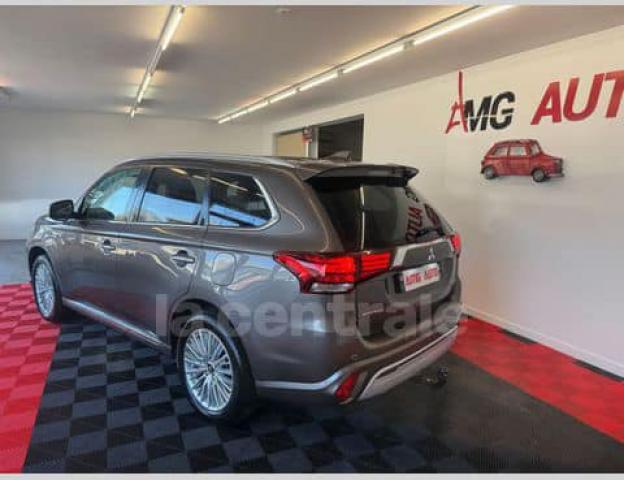 Mitsubishi Outlander image 3