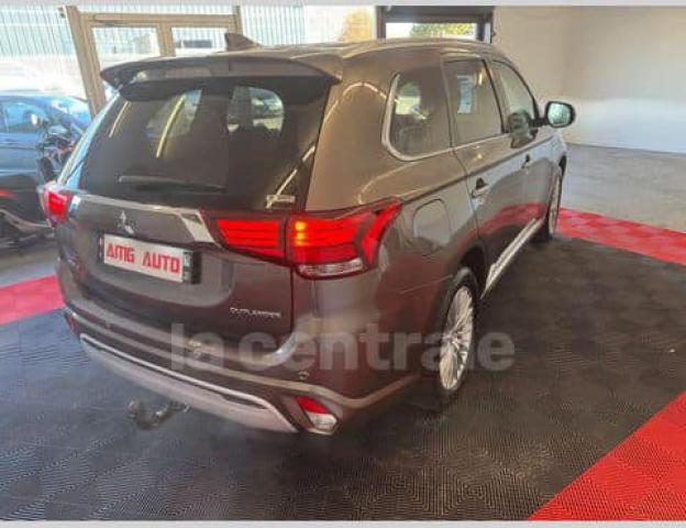 Mitsubishi Outlander image 2