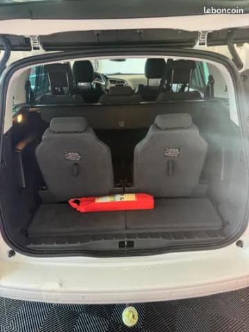 Peugeot 5008 image 6