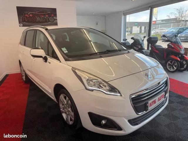 Peugeot 5008 image 9