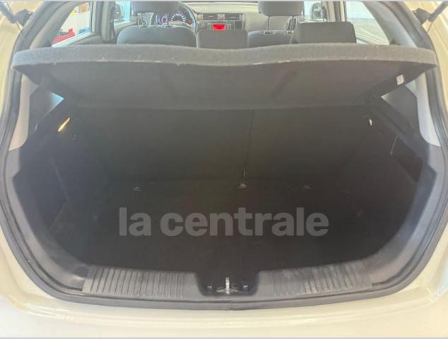 Kia Rio image 8