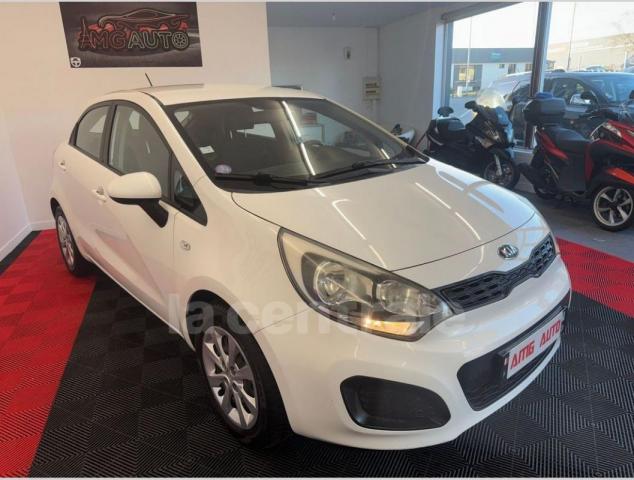 Kia Rio image 2