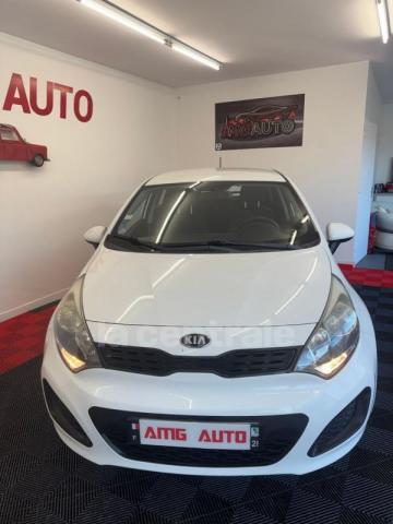 Kia Rio image 3