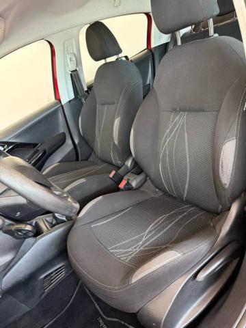 Peugeot 208 image 7