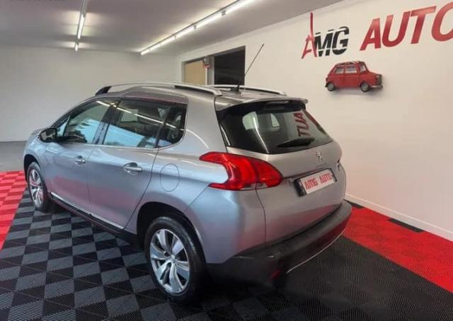 Peugeot 2008 image 2