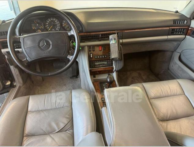 Mercedes Benz 560 image 8