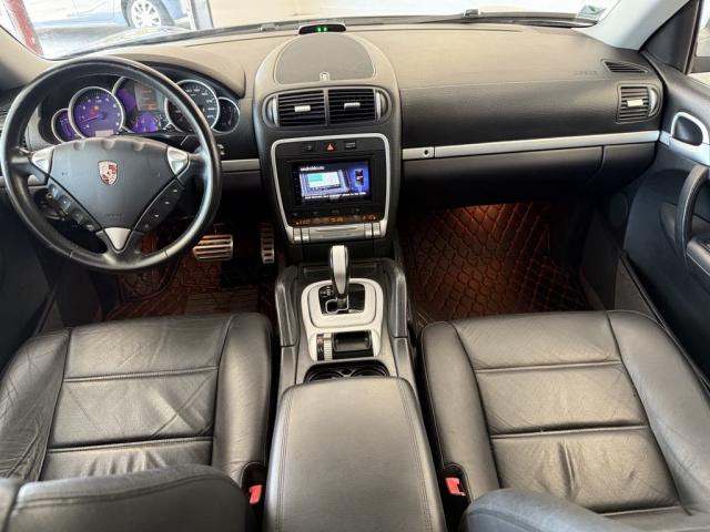 Porsche Cayenne image 7