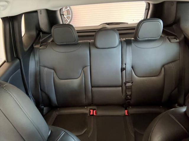 Jeep Renegade image 7