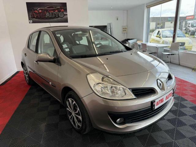 Renault Clio image 9