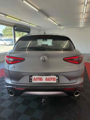 Alfa Romeo Stelvio image 8