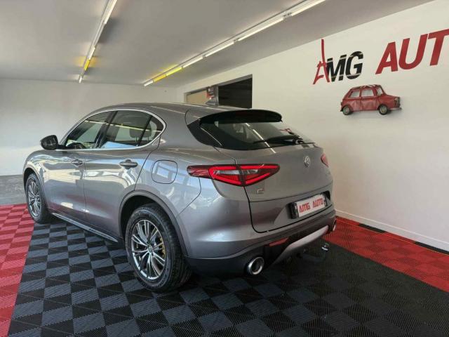Alfa Romeo Stelvio image 1