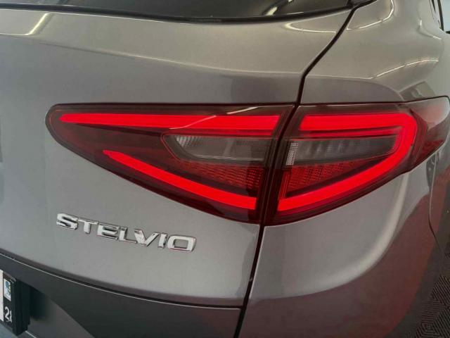 Alfa Romeo Stelvio image 7