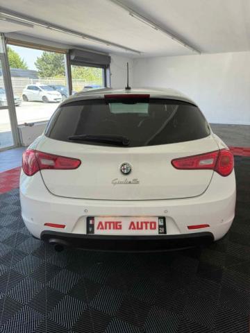 Alfa Romeo Giulietta image 8