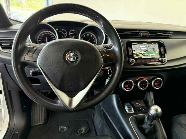 Alfa Romeo Giulietta image 3