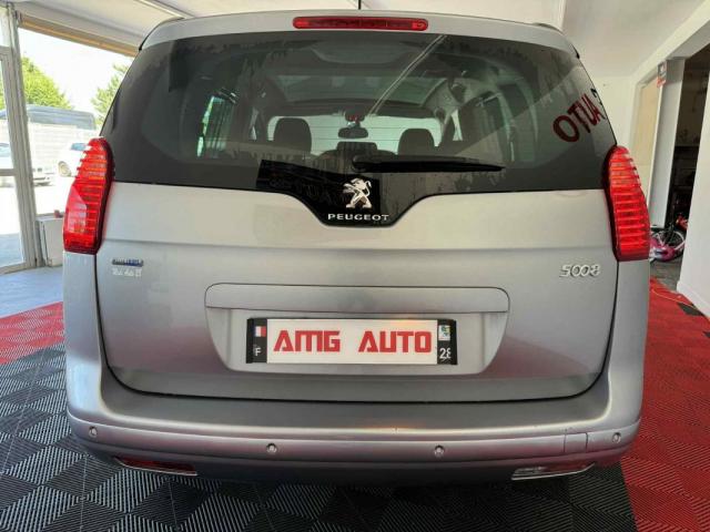 Peugeot 5008 image 1