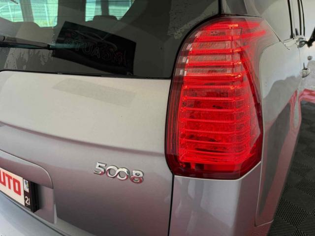 Peugeot 5008 image 2