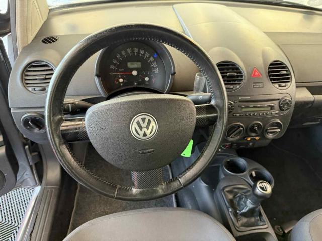 Volkswagen New Beetle image 5