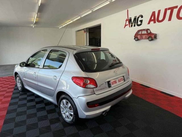 Peugeot 206+ image 1