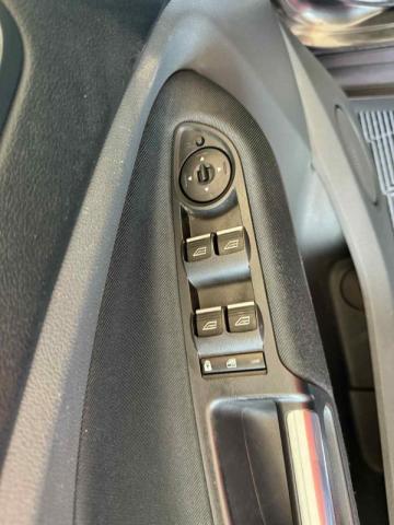 Ford C-Max image 9