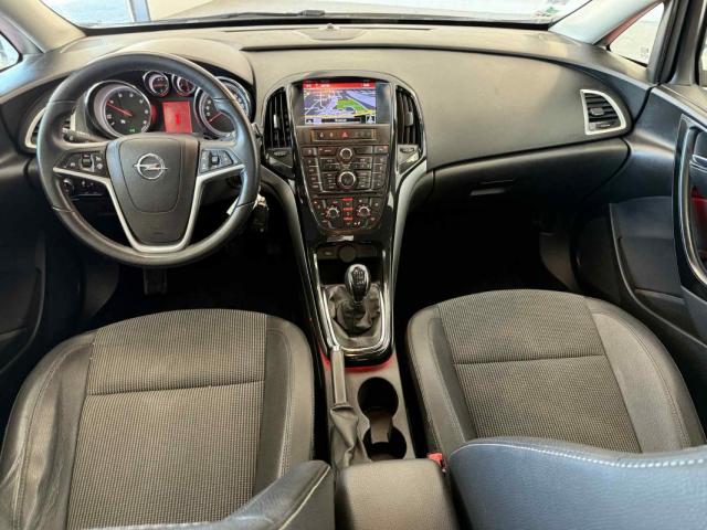 Opel Astra image 8