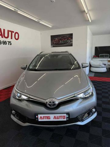 Toyota Auris image 2